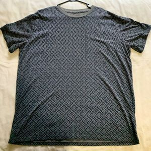 Men’s 2XL casual Short sleeve tee shirt/ Color-Gray/ In great condition